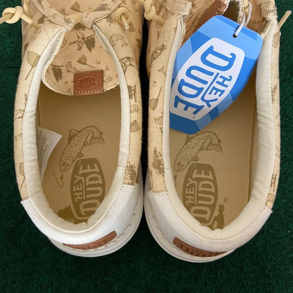 Hey Dude Wally Fly Fishing Mens 15 Tan Egret Novelty Print Slip On Loafers 45724